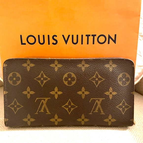 LOUIS VUITTON Authentic Monogram Zippy Clutch/Wallet - Picture 2 of 11